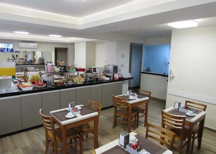 Hotel Urbis a 10 minutos Rua 25 de Março, Brás,Bom Retiro,a 2 minutos do Mirante Sampa Sky